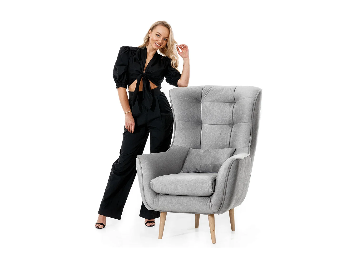 Fauteuil bergère velours bleu marine capitonné Lazza 80cm