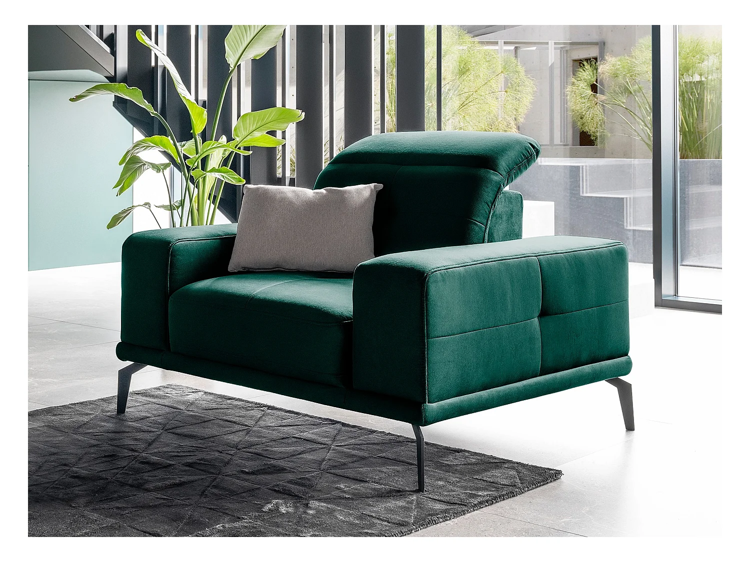Fauteuil design tissu doux vert foncé Torpille 125cm