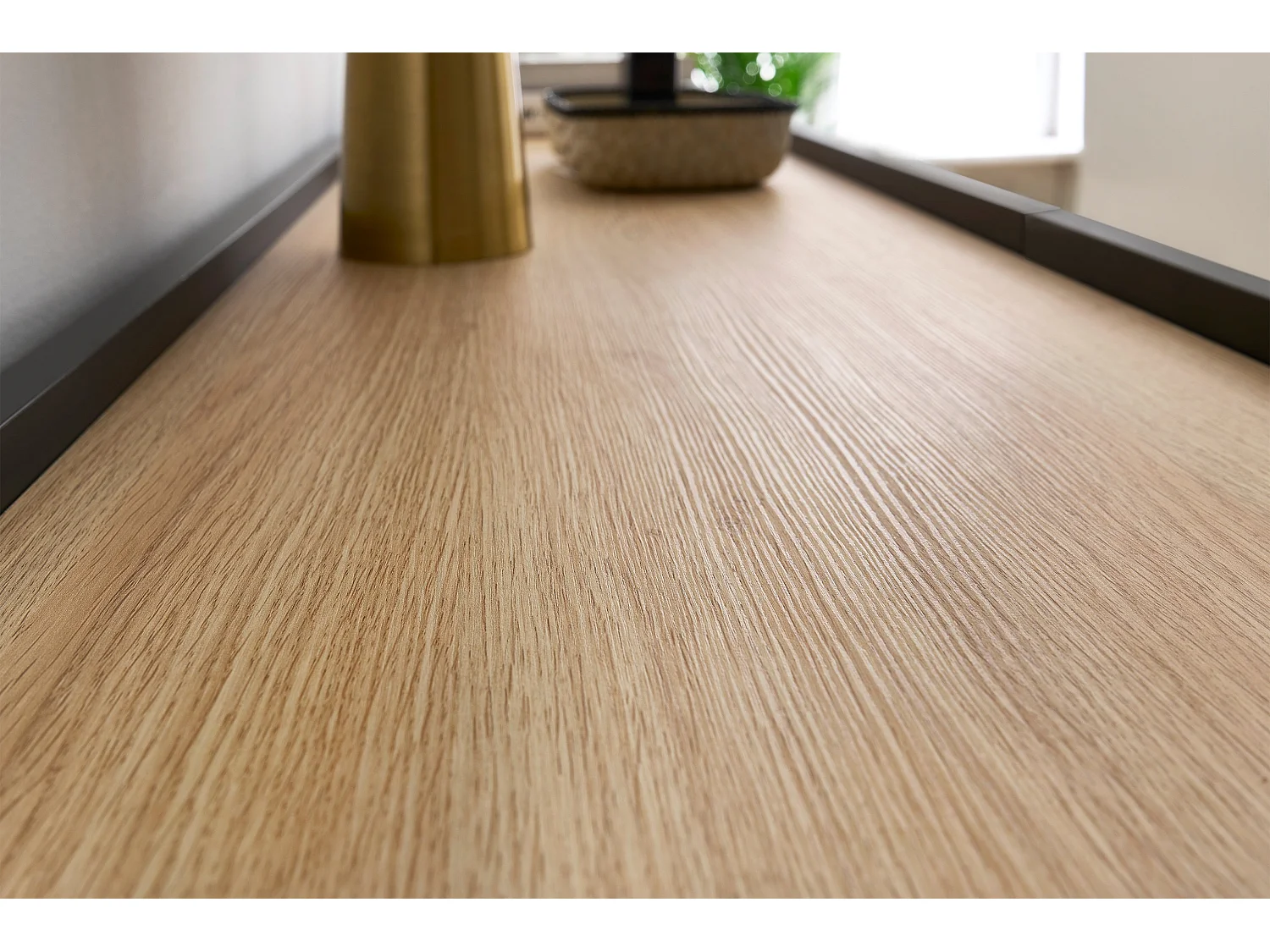 TV-meubel 3-deurs met metalen voet 170x60 cm