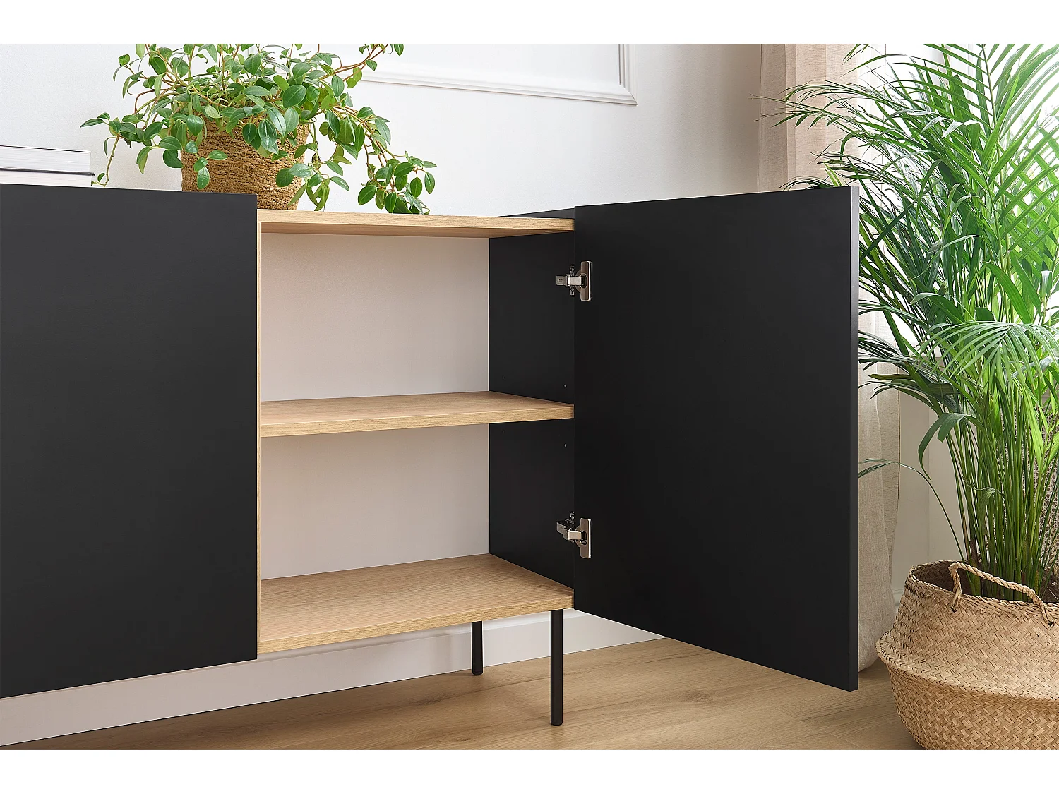 Cómoda de 3 puertas y 2 cajones con pie metálico 170x85 cm