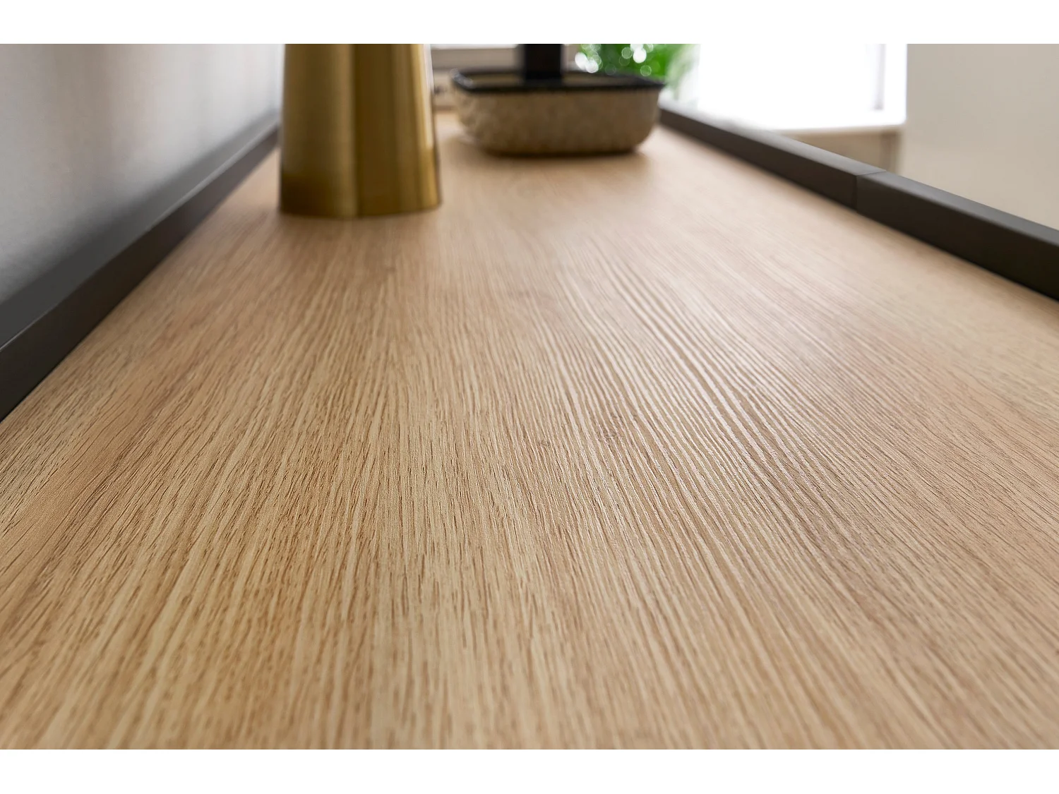 Dressoir met 4 deuren en 4 lades met metalen voet 220x85 cm