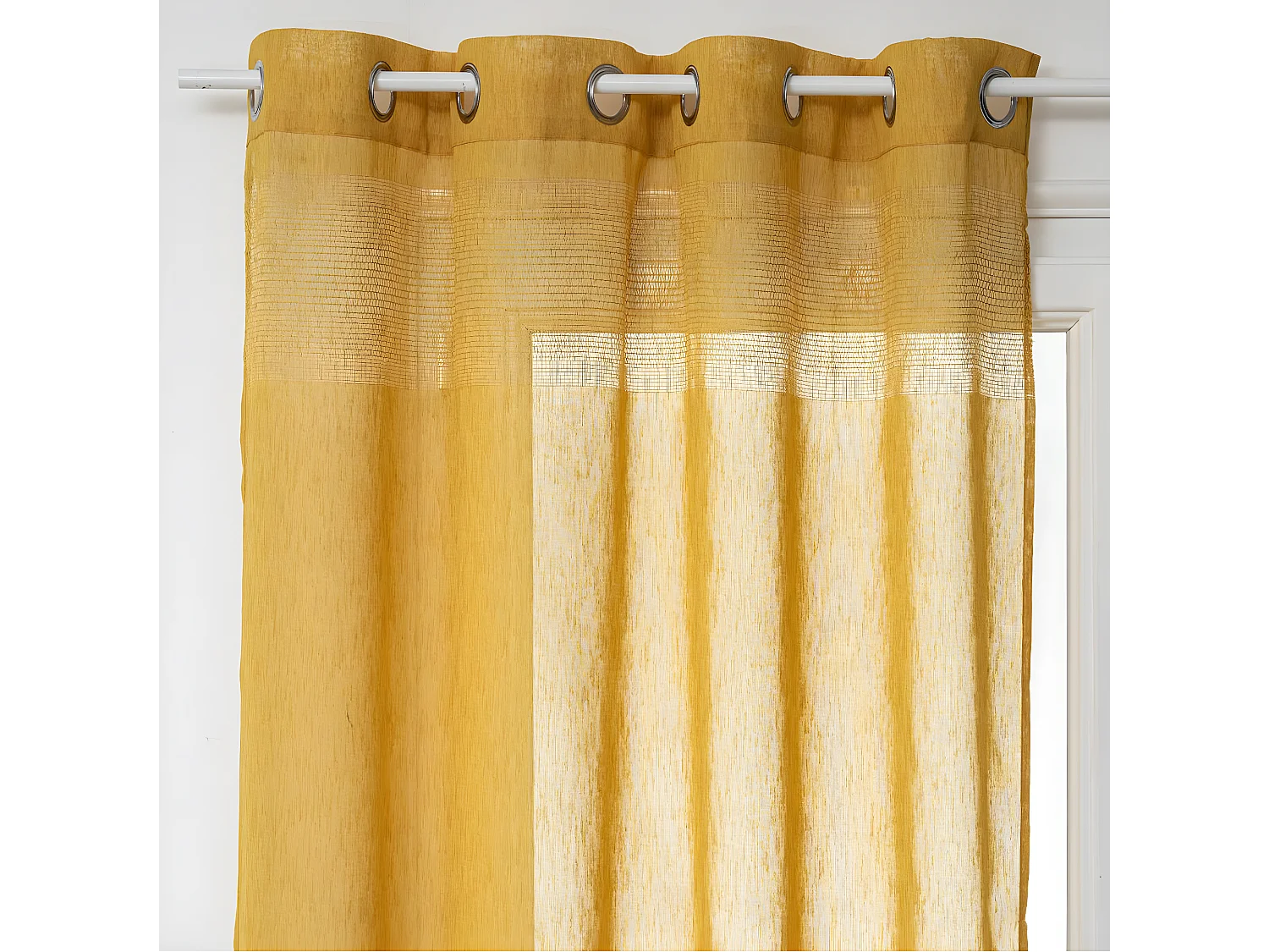 Voilage à œillets Ocre effet lin avec motifs ajourés 140 x 240 cm
