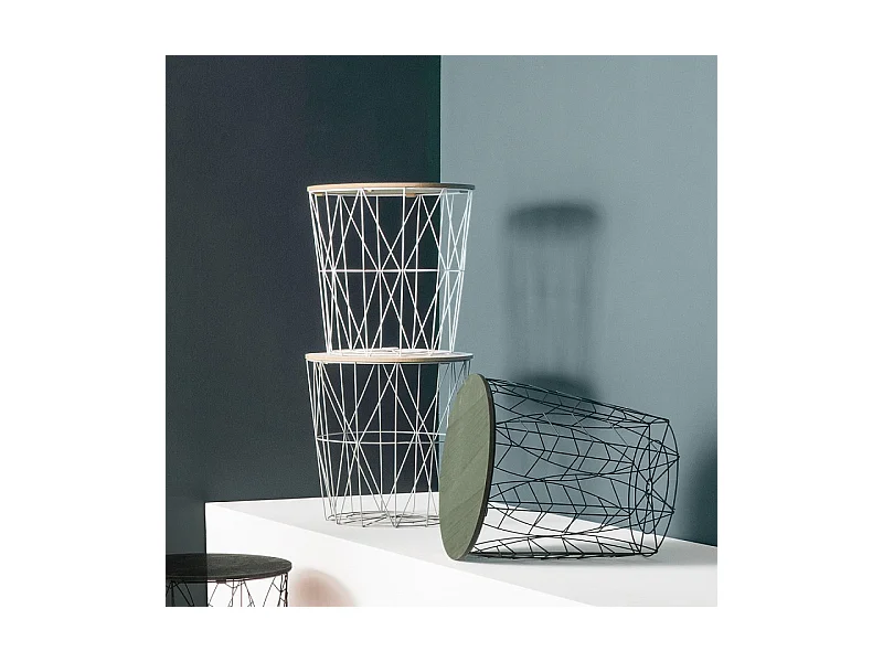 Mesa de café de metal calada