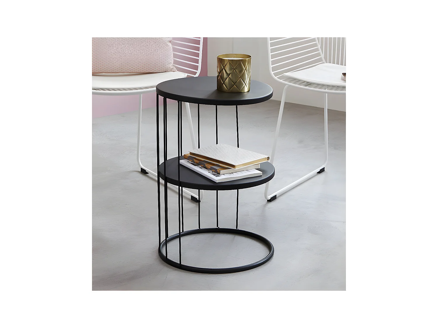 Table d'appoint design et originale en métal Noir  H 52 cm