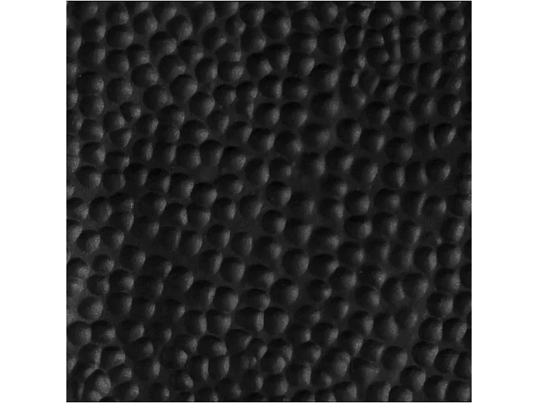 Table basse ronde métal martelé noir Sym