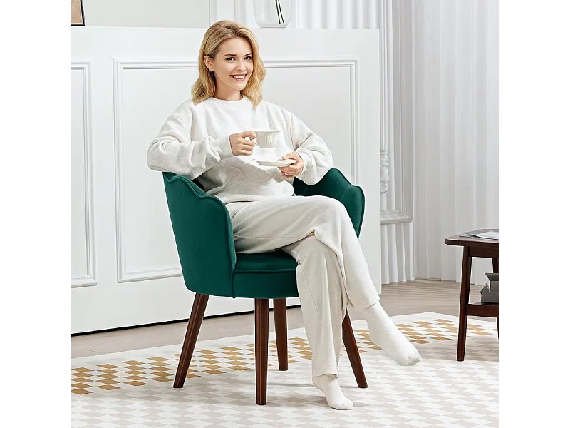 Fauteuil design coquillage piètement bois hévéa velours