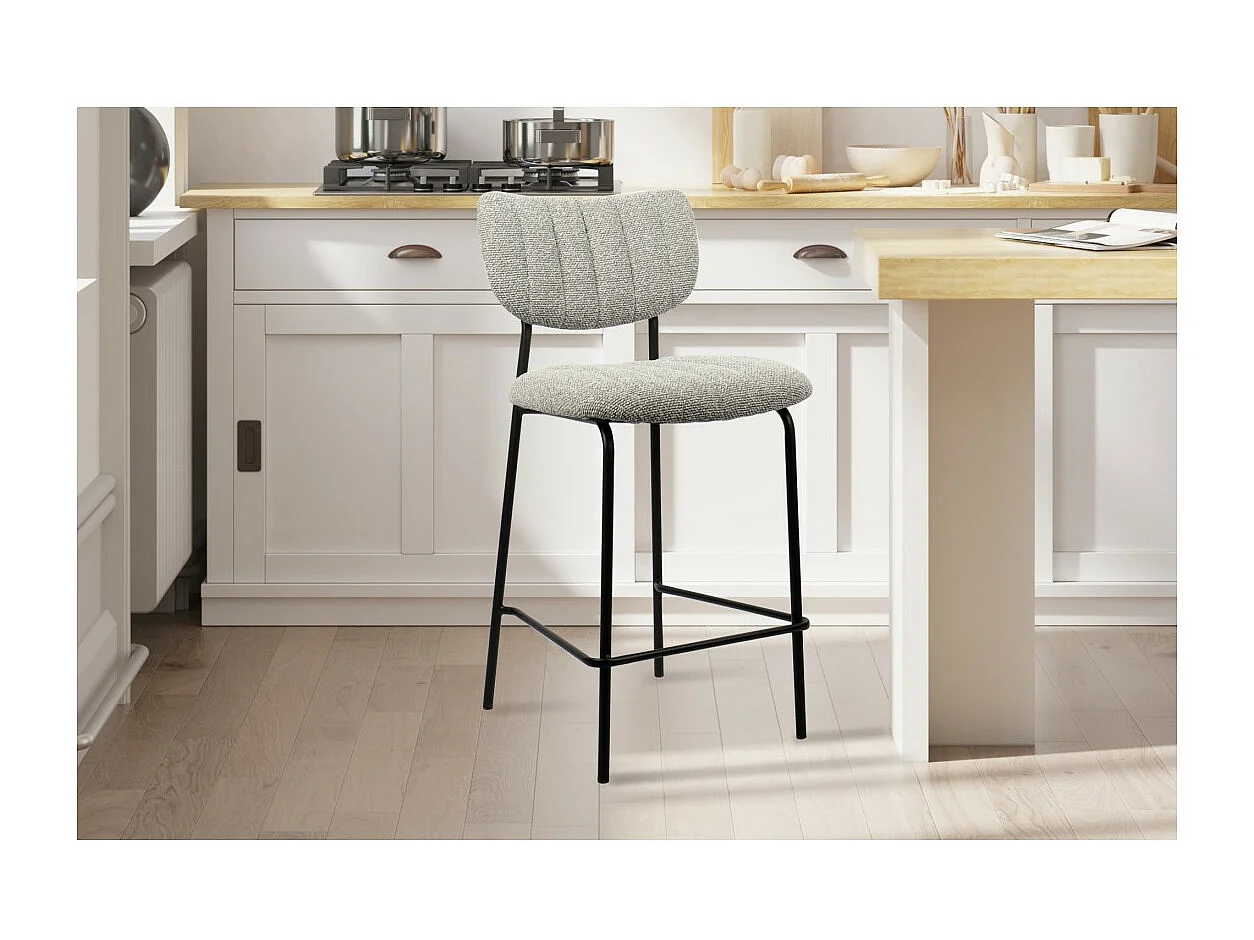 Cadeira de balcão VENTURA – Tecido cinza claro – Pés de metal preto – Altura 97 cm – Estilo design/industrial