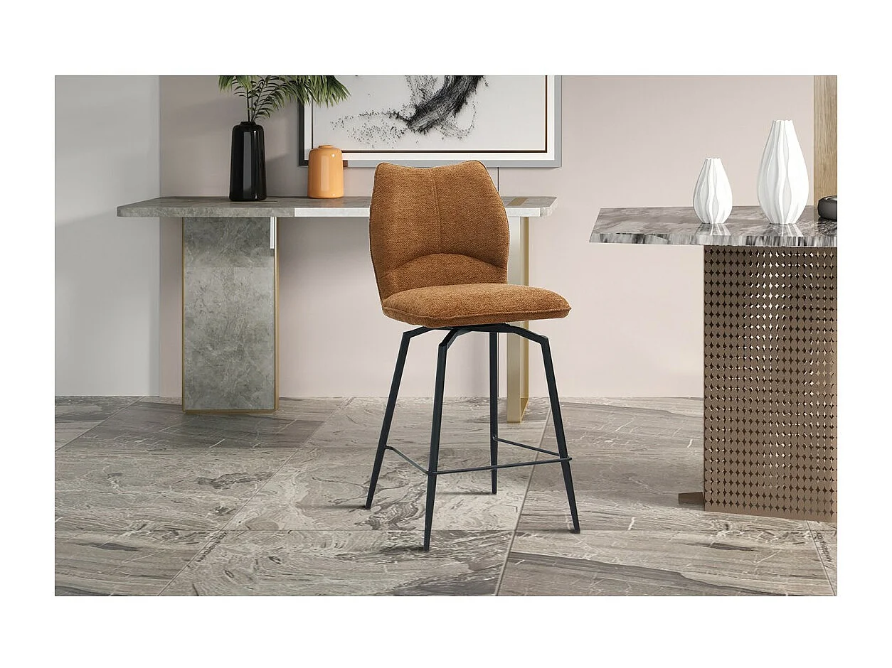 Silla de mostrador giratoria CROFT – Tela marrón óxido – Patas de metal negro – Altura 103 cm – Estilo diseño/industrial