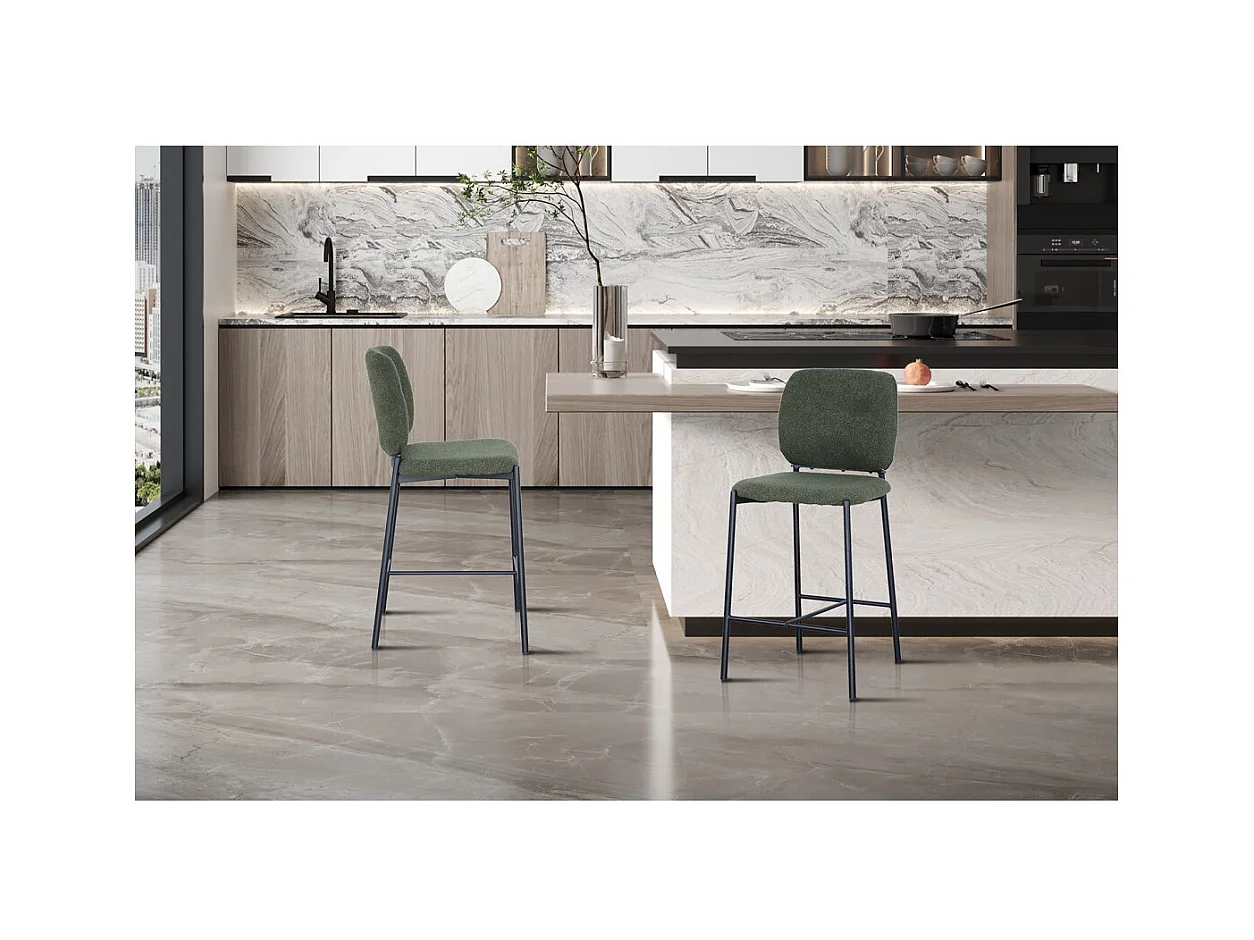 Cadeira de balcão RITA – Tecido verde – Pés de metal preto – Altura 99 cm – Estilo design/industrial