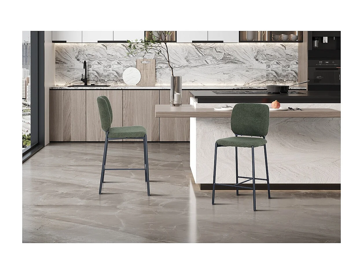 Chaise de comptoir RITA – Tissu vert – Pieds en métal noir – Hauteur 99 cm – Style design/industriel