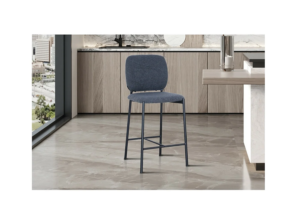 Cadeira de balcão RITA – Tecido cinza escuro – Pés em metal preto – Altura 99 cm – Estilo design/industrial