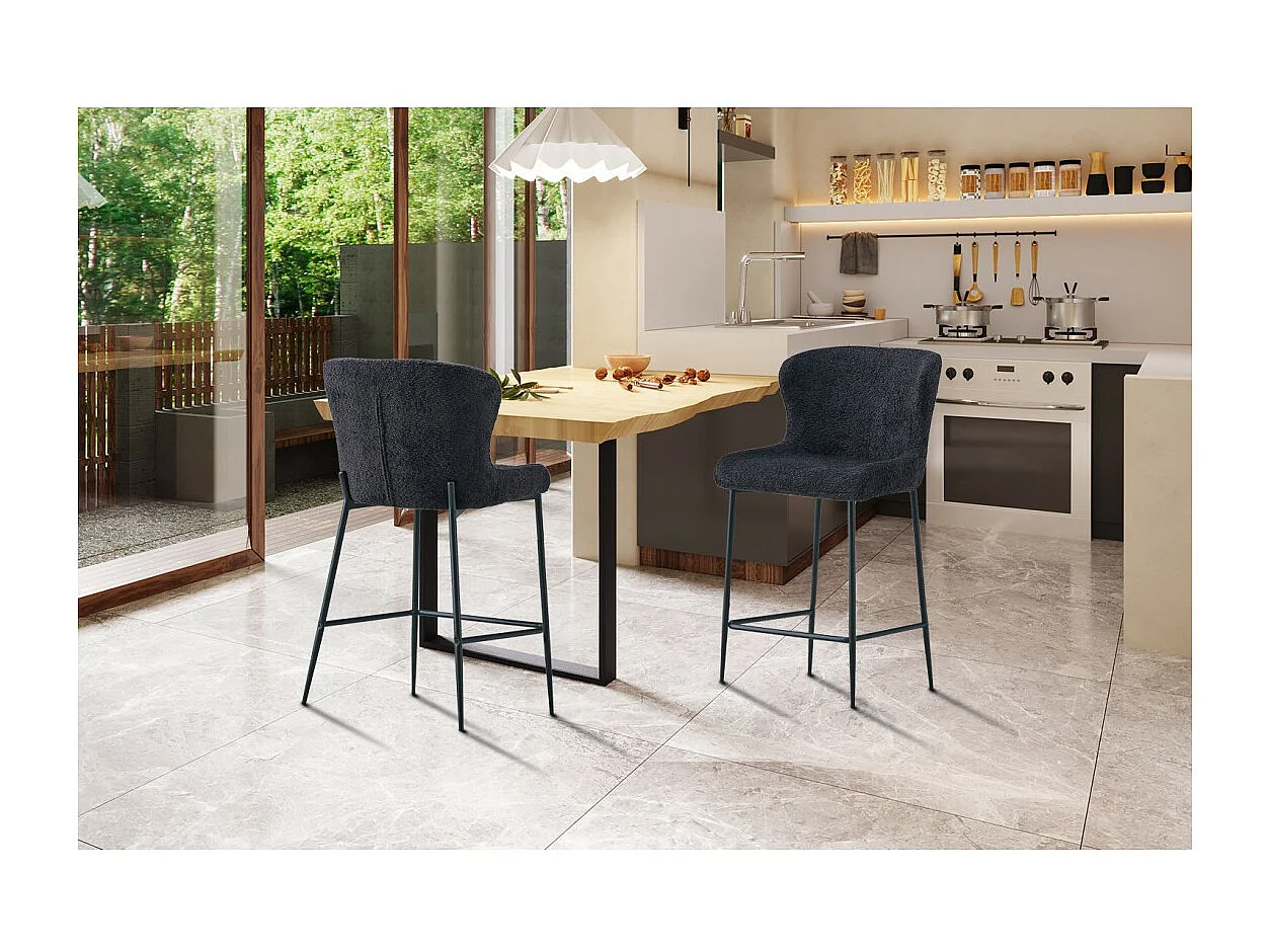 Chaise de comptoir LISE – Tissu bouclé coloris gris foncé – Pieds en métal noir – Style design/industriel