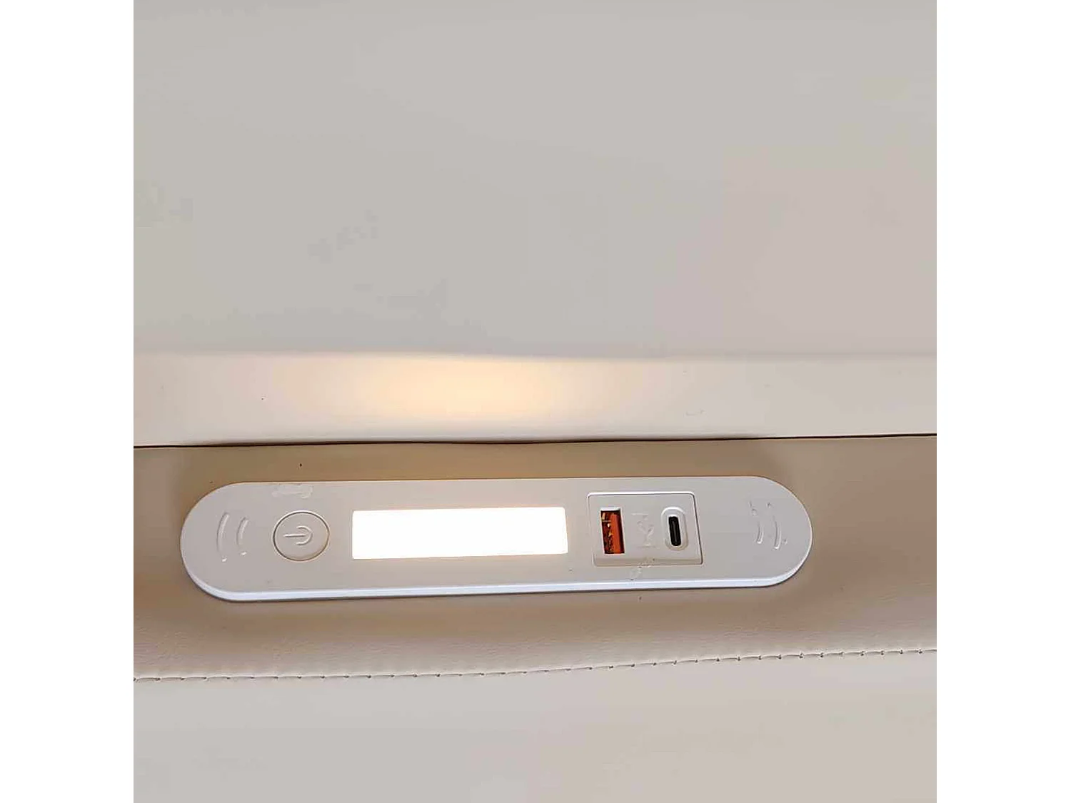 Lit enfant 90x200 cm en simili cuir 1 tiroir + LED + port de chargement USB, lit simple beige, sans matelas