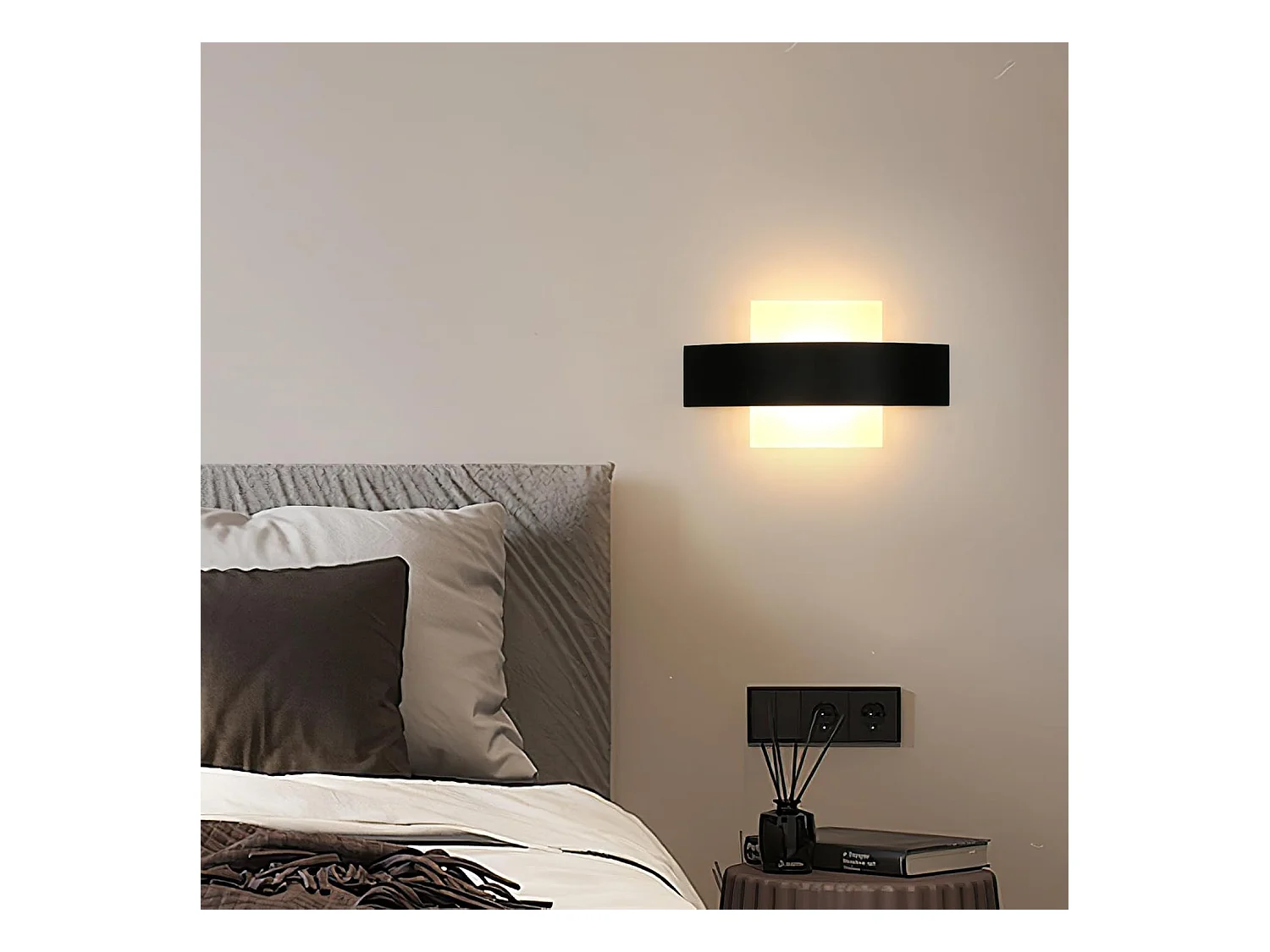 Applique Murale Intérieure LED, 12W 1350LM Lampe Murale LED Moderne Noir, Luminaire Mural LED en Acrylique pour Chambre, Salon, Couloir, Escalier, Blanc Chaud 3000K