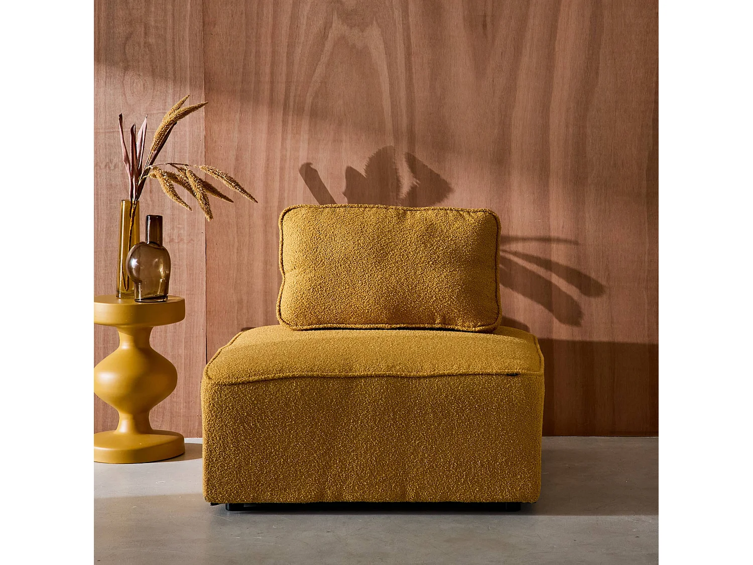 Chauffeuse pour canapé modulable tissu bouclette moutarde 1 place Bao. L 90 x P 90 x H 74cm