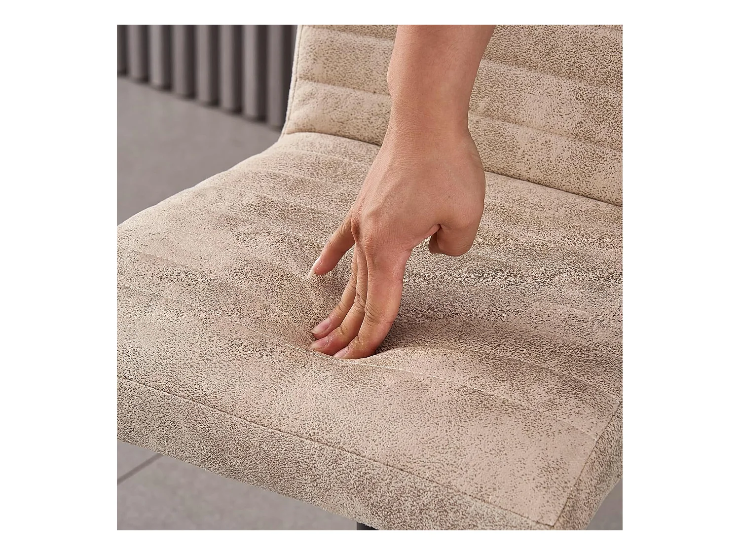 Lot de 2 Tabourets de Bar avec Dossier,Hauteur Réglable ,Repose-Pieds,360° Rotation, pour Bistrots,Bar ou Bureau (2, Beige Cuir)