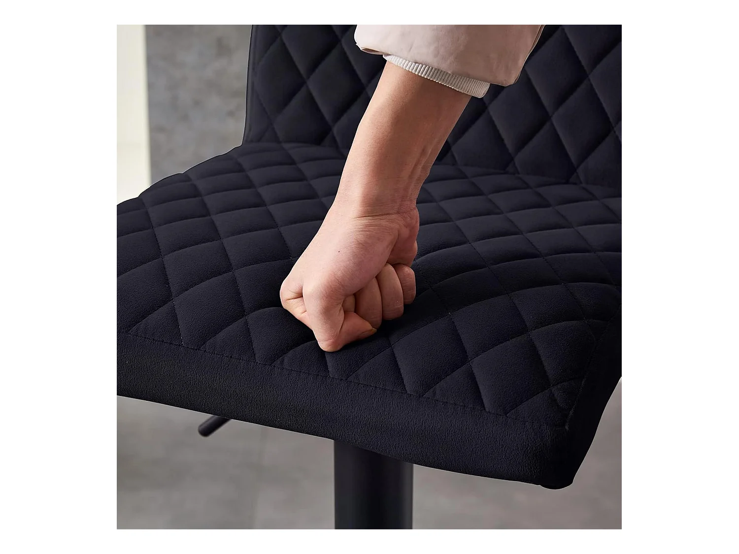 Lot de 2 Tabourets de Bar avec Dossier,Hauteur Réglable ,Repose-Pieds,360° Rotation, pour Bistrots,Bar ou Bureau (2, Noir)