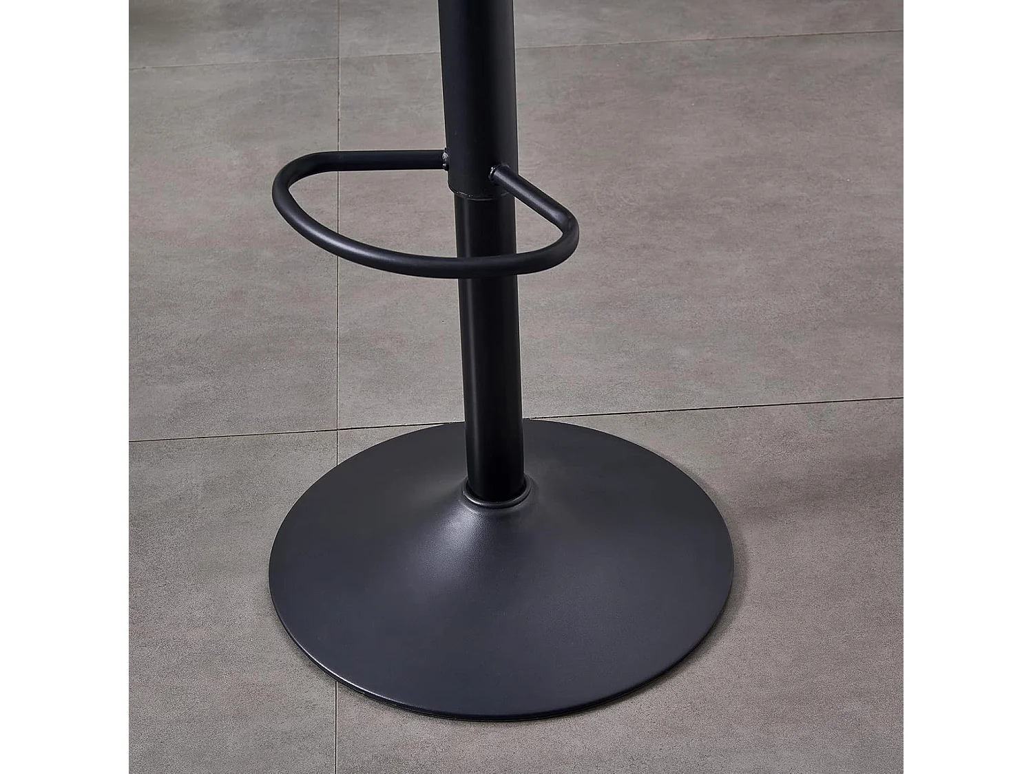 Lot de 2 Tabourets de Bar avec Dossier,Hauteur Réglable ,Repose-Pieds,360° Rotation, pour Bistrots,Bar ou Bureau (2, Noir)