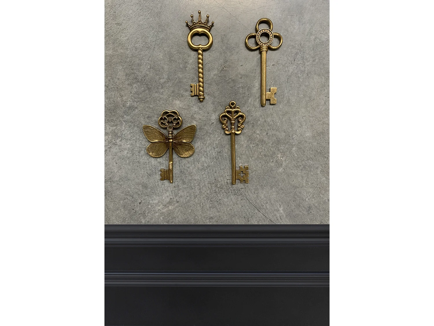 Déco murale clé doré 6.5x17.5cm