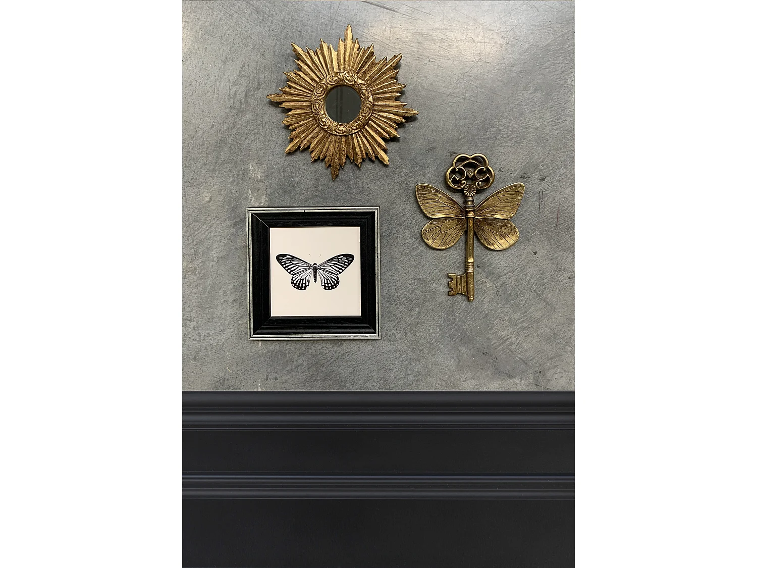 Déco murale clé ailes doré 10.8x15cm