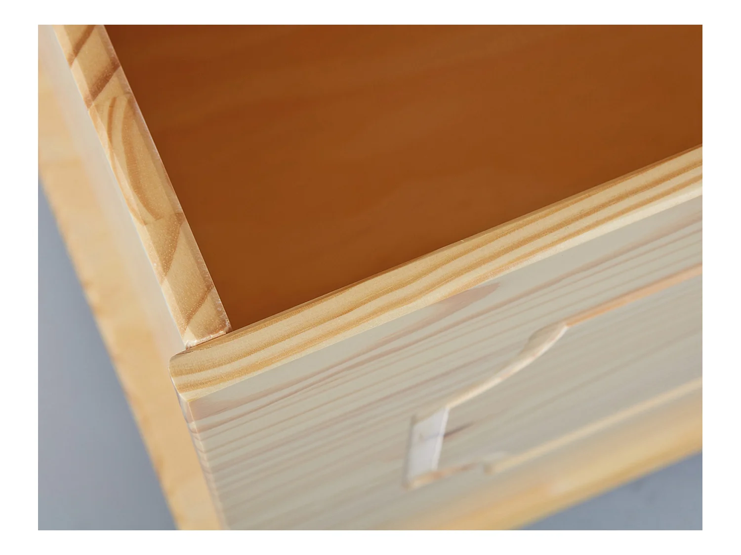 Coffre à jouet en pin massif vernis naturel - Dim : L89 x H53 x P47 cm