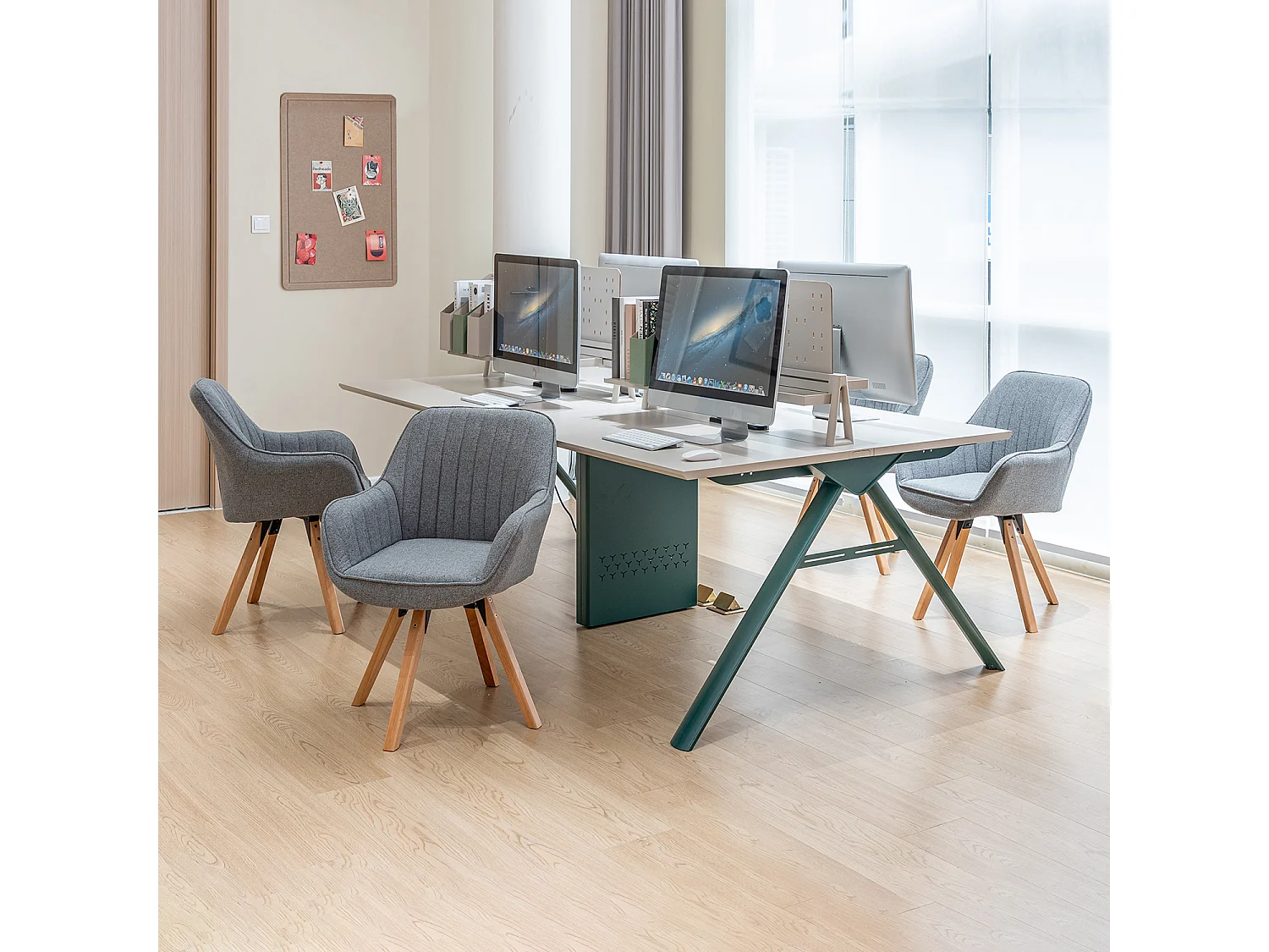 Chaise de bureau pivotante style scandinave en tissu gris avec pieds en bois de hêtre, CARSONOFFICE