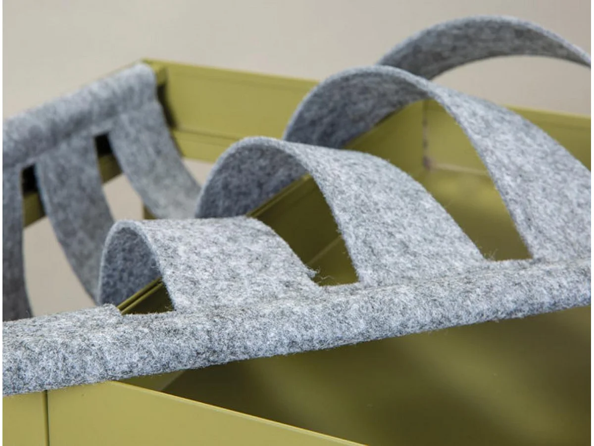 Table d'appoint carrée / porte-revue en métal coloris olive / gris - L.35 x H.40 x P.35 cm