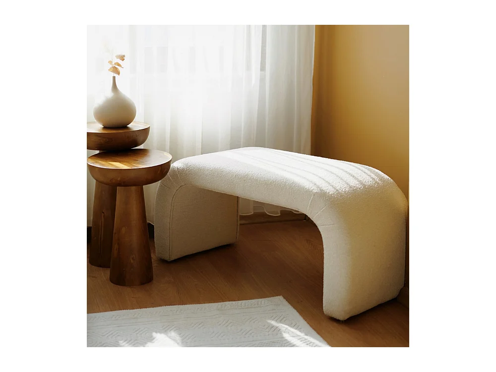 Weißer Buchenholzbank mit Lockenkissen - Gemütlicher Stil für Erwachsenenschlafzimmer