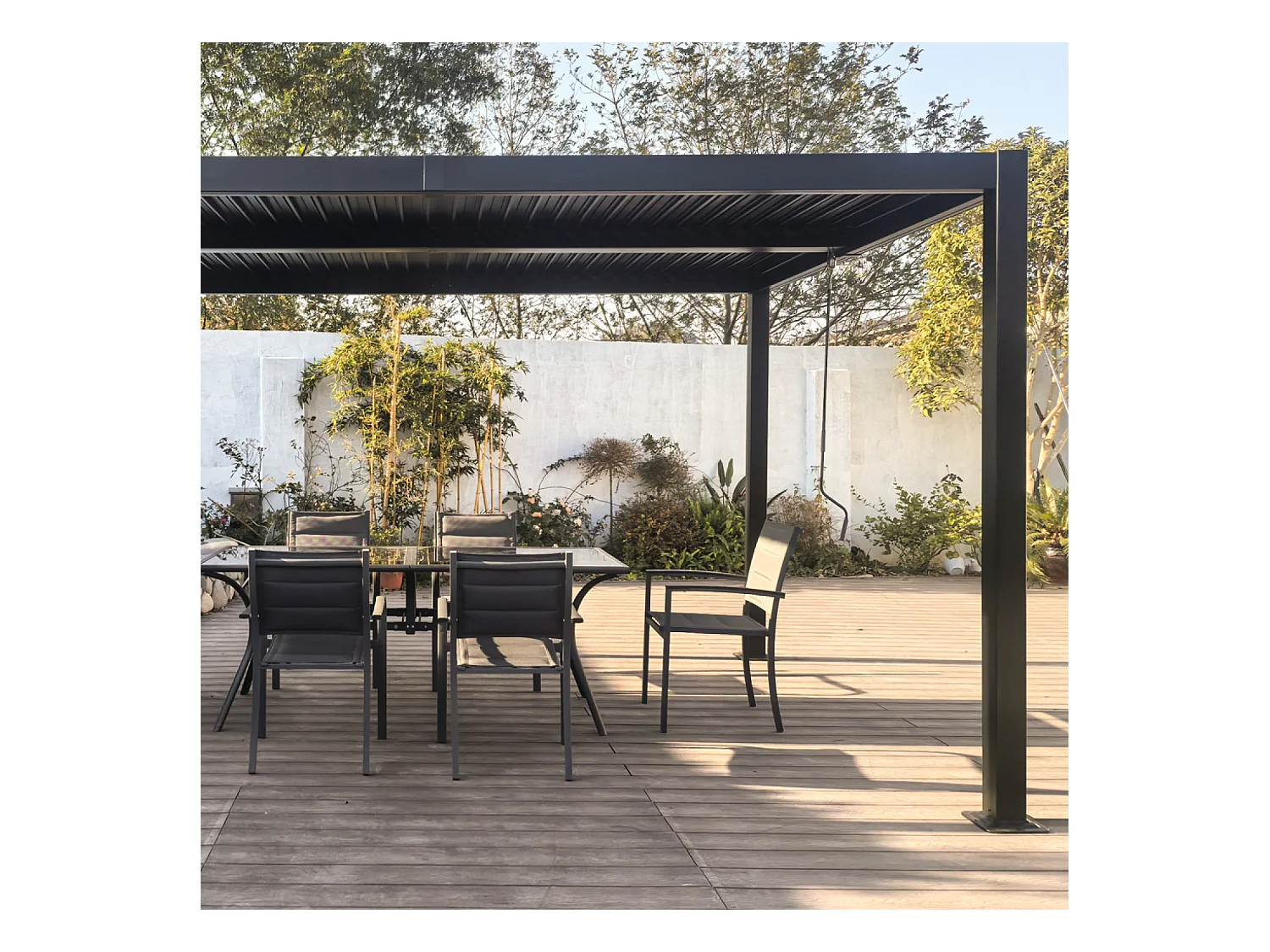 Pergola bioclimatique 4x3m structure et lames en aluminium gris anthracite NAXOS