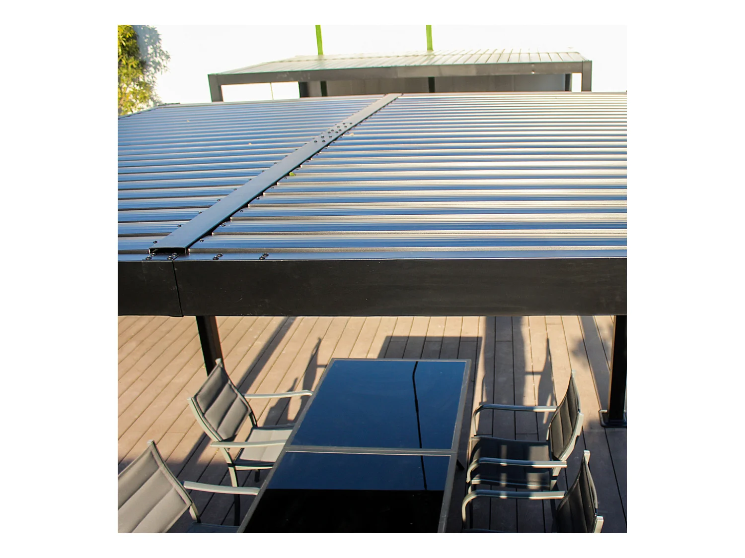 Pergola bioclimatique 3x3m structure en aluminium noir HYDRA