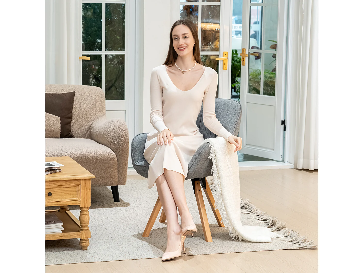 Fauteuil pivotant en tissu style scandinave pied en bois de hêtre,CARSON