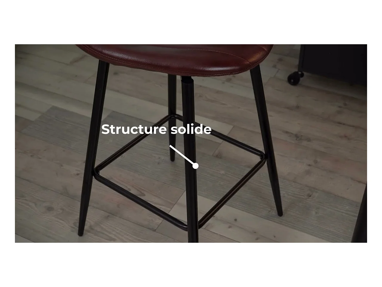 URBAN MEUBLE Lot de 2 tabourets de bar pivotants en PU marron capitonnée style vintage 67Hcm