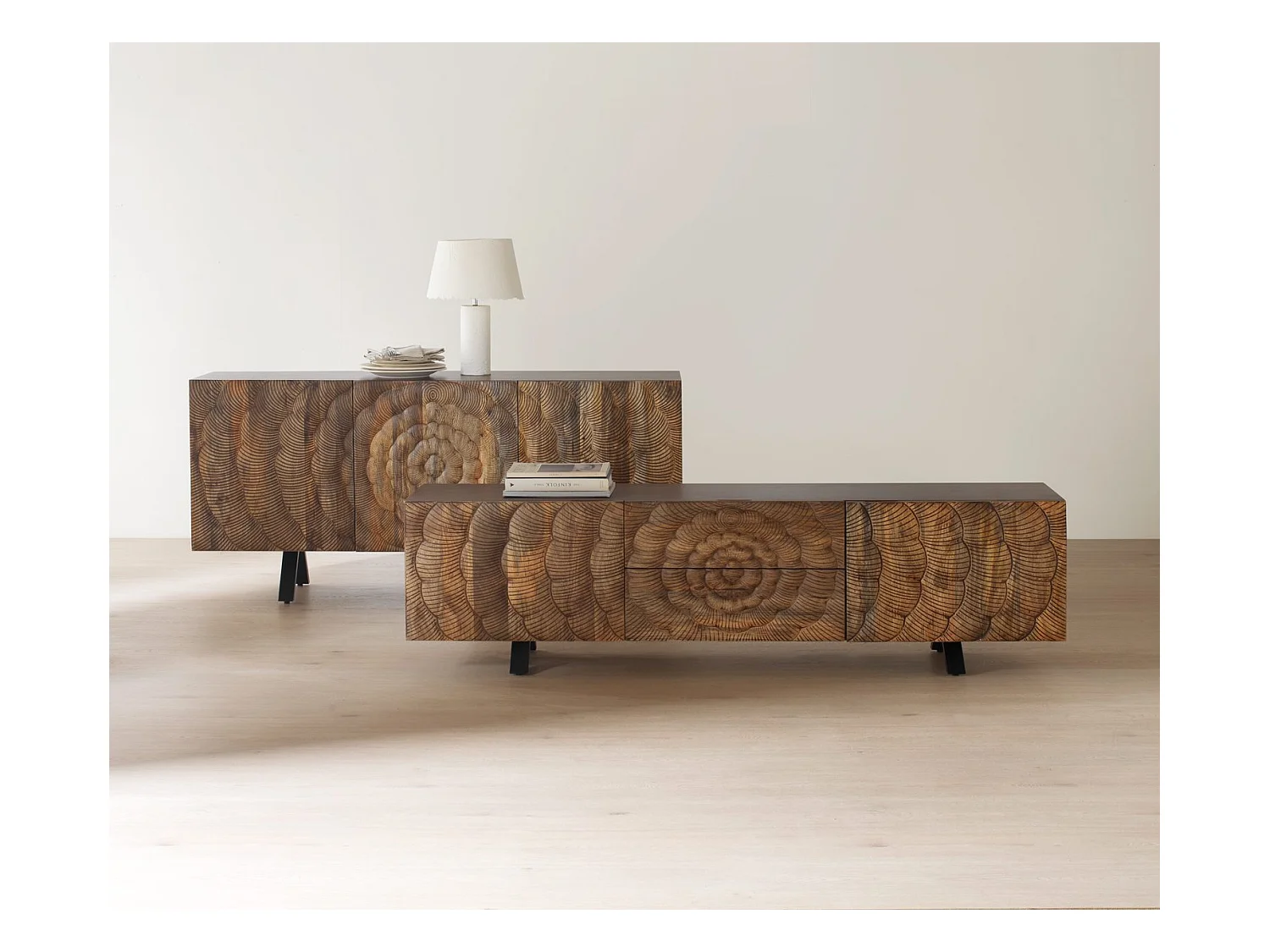 Buffet 3 portes en bois massif de manguier avec pieds noirs