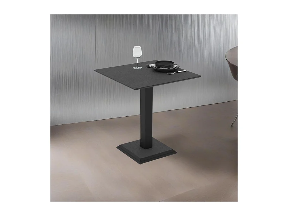 Tavolo Quadrato Carvel ossido: Eleganza e Stile Distintivo per Ogni Spazio 68x68x75H