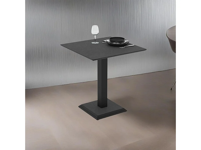 Tavolo Quadrato Carvel ossido: Eleganza e Stile Distintivo per Ogni Spazio 68x68x75H