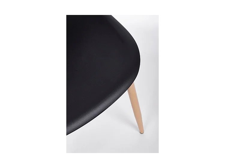 Lot de 4 chaises en polypropylène noir avec pieds en métal - MANDY