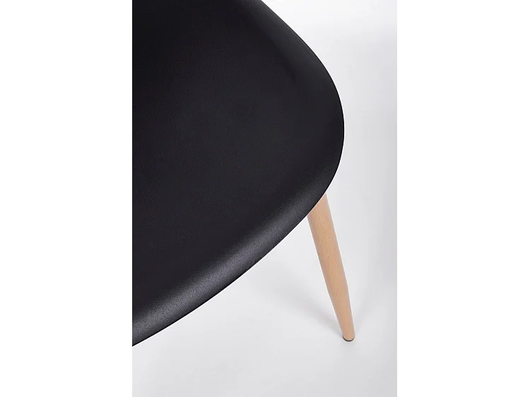 Lot de 4 chaises en polypropylène noir avec pieds en métal - MANDY