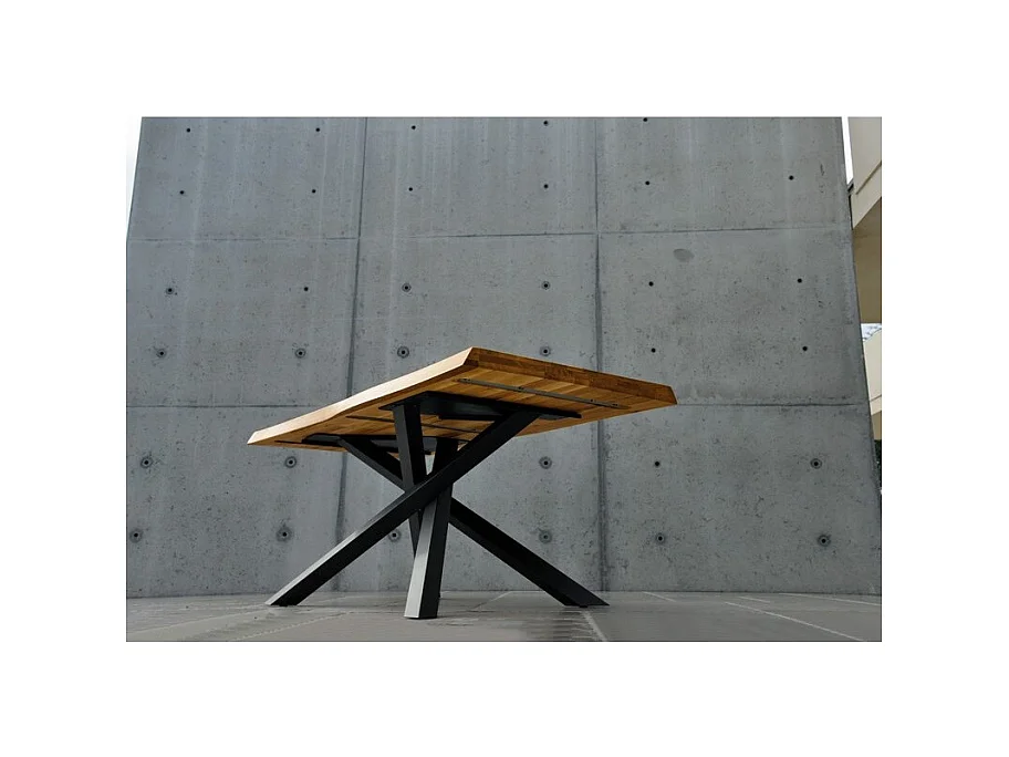 Massiver Eichentisch, schwarze Metallbeine, 160x90 cm - BOLGHERI
