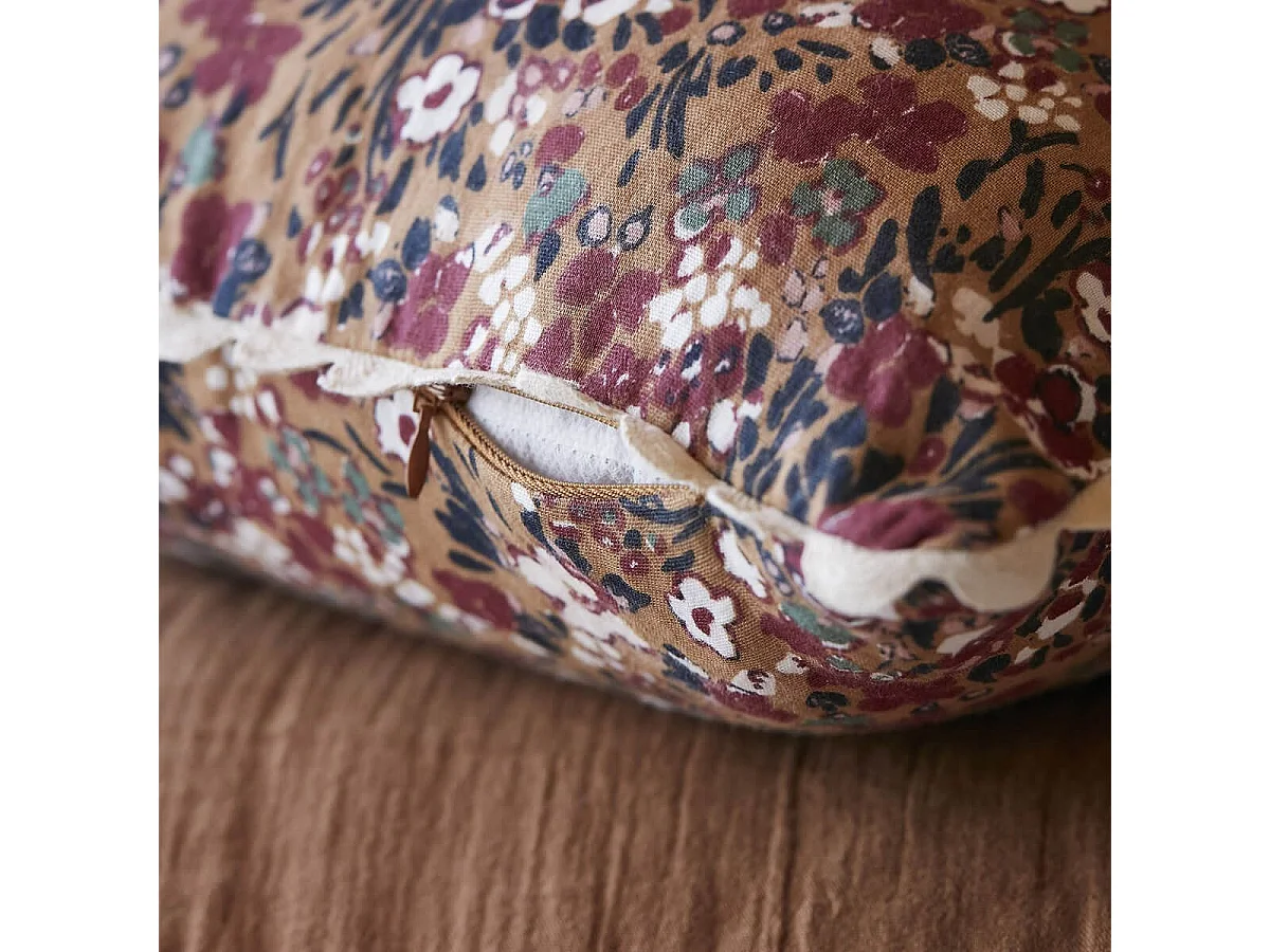 ADONIS - Coussin Déhoussable 40x40cm Gaze de Coton Brun Imprimé Fleur Biais en Croché