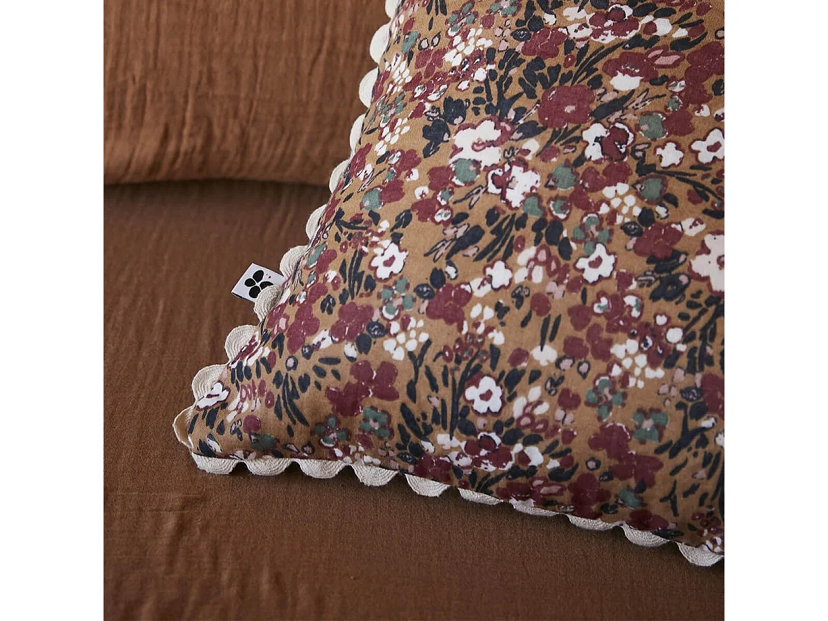 ADONIS - Coussin Déhoussable 40x40cm Gaze de Coton Brun Imprimé Fleur Biais en Croché