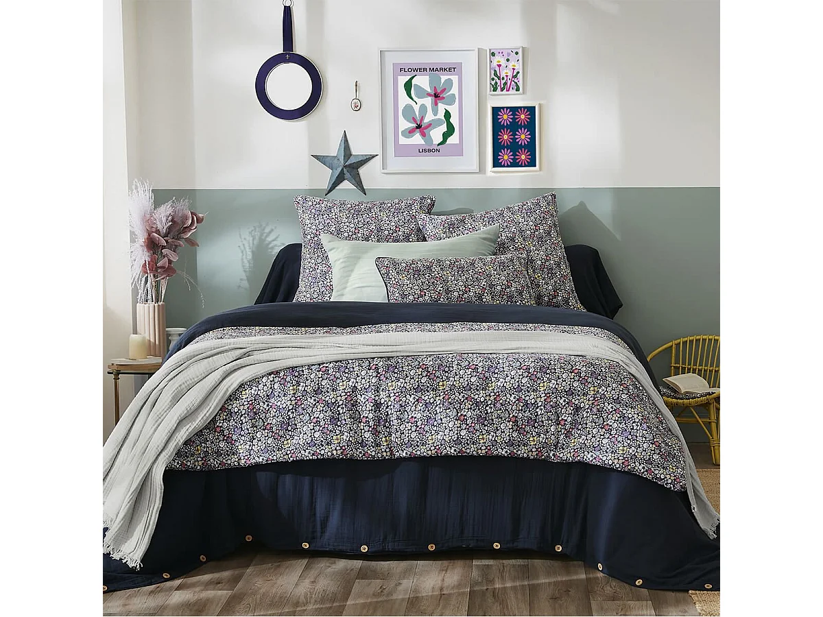 SOIZIC - Coussin Déhoussable 40x60cm Gaze de Coton Imprimé Bleu-Violet Imprimé Fleurs