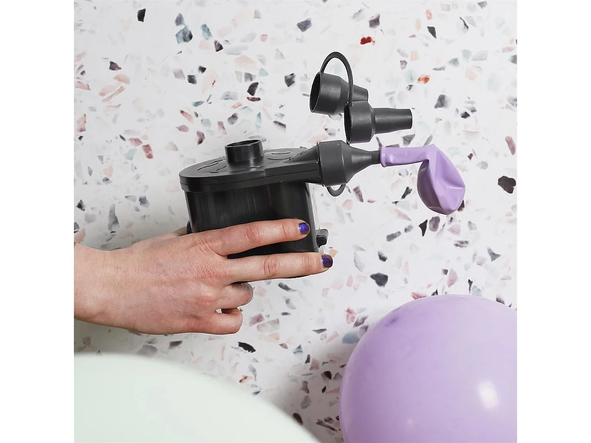 Gonfleur et dégonfleur électriques à piles avec 3 embouts en plastique noir - GONFLEX