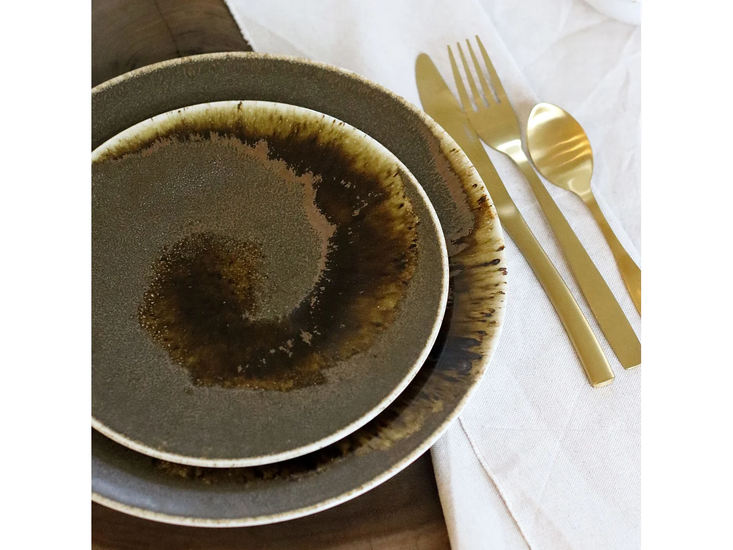 Ogo Living - Lot 6 Assiettes à Dessert Saturne 21cm En Porcelaine Marron