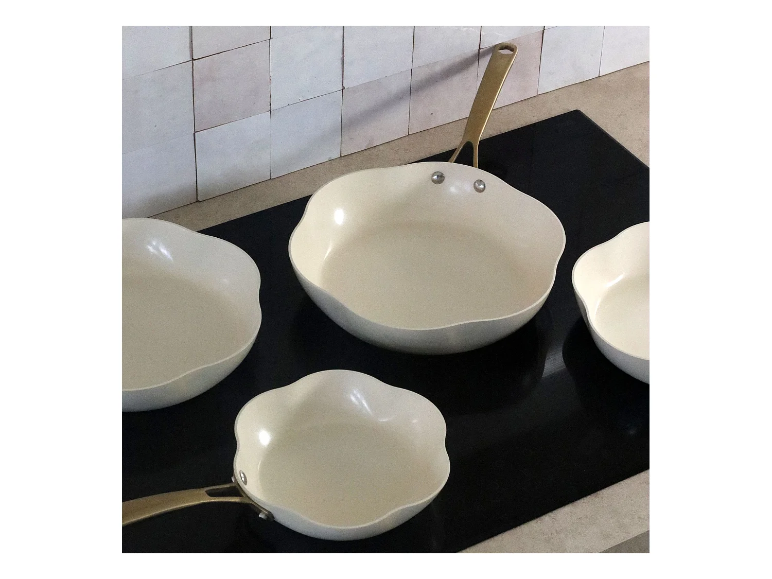 Menastyl - Lot De 8 Pieces Dahlia En Aluminium Recycle Beige