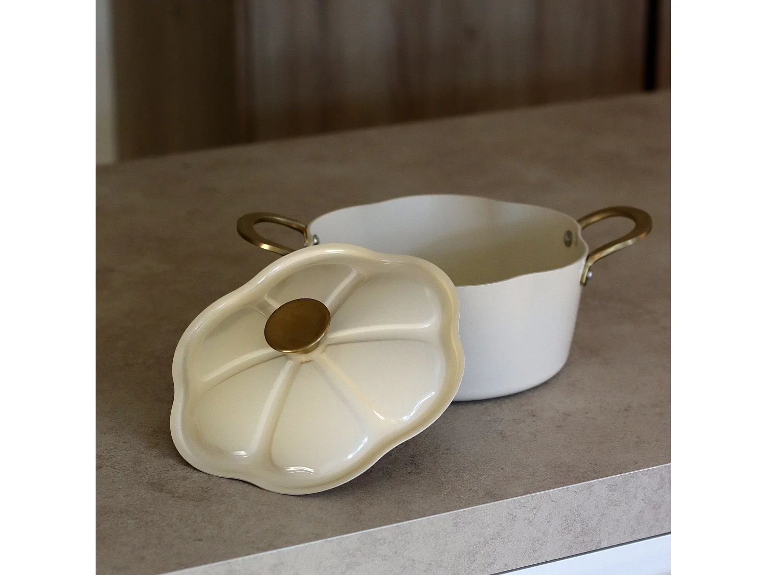 Menastyl - Lot De 8 Pieces Dahlia En Aluminium Recycle Beige