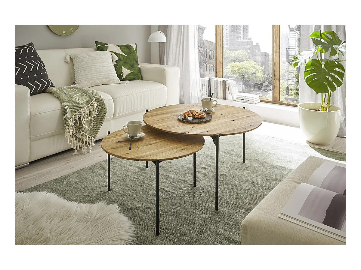 Table basse en bois coloris chêne massif, pieds en métal noir - Longueur 74 x Hauteur 38 x Profondeur 74 cm