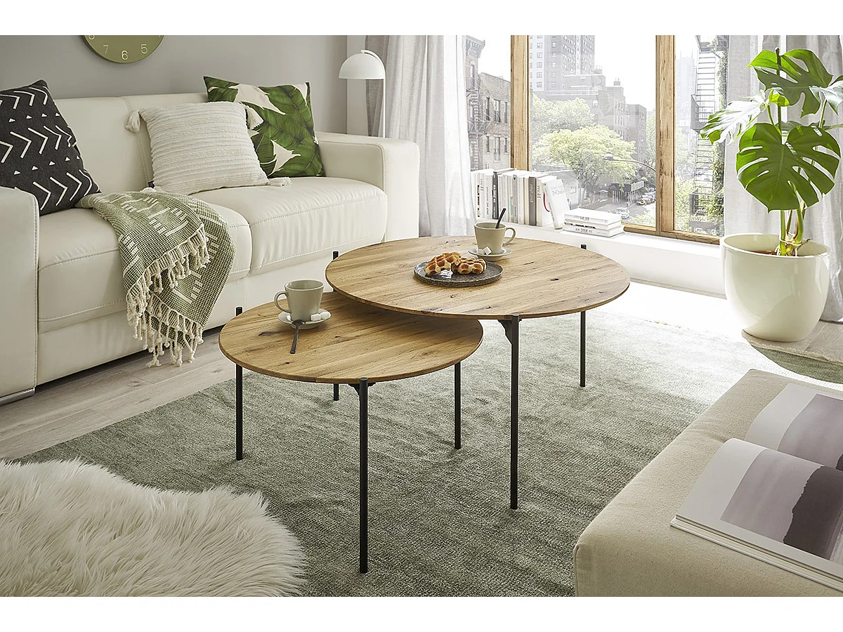 Table basse en bois coloris chêne massif, pieds en métal noir - Longueur 74 x Hauteur 38 x Profondeur 74 cm