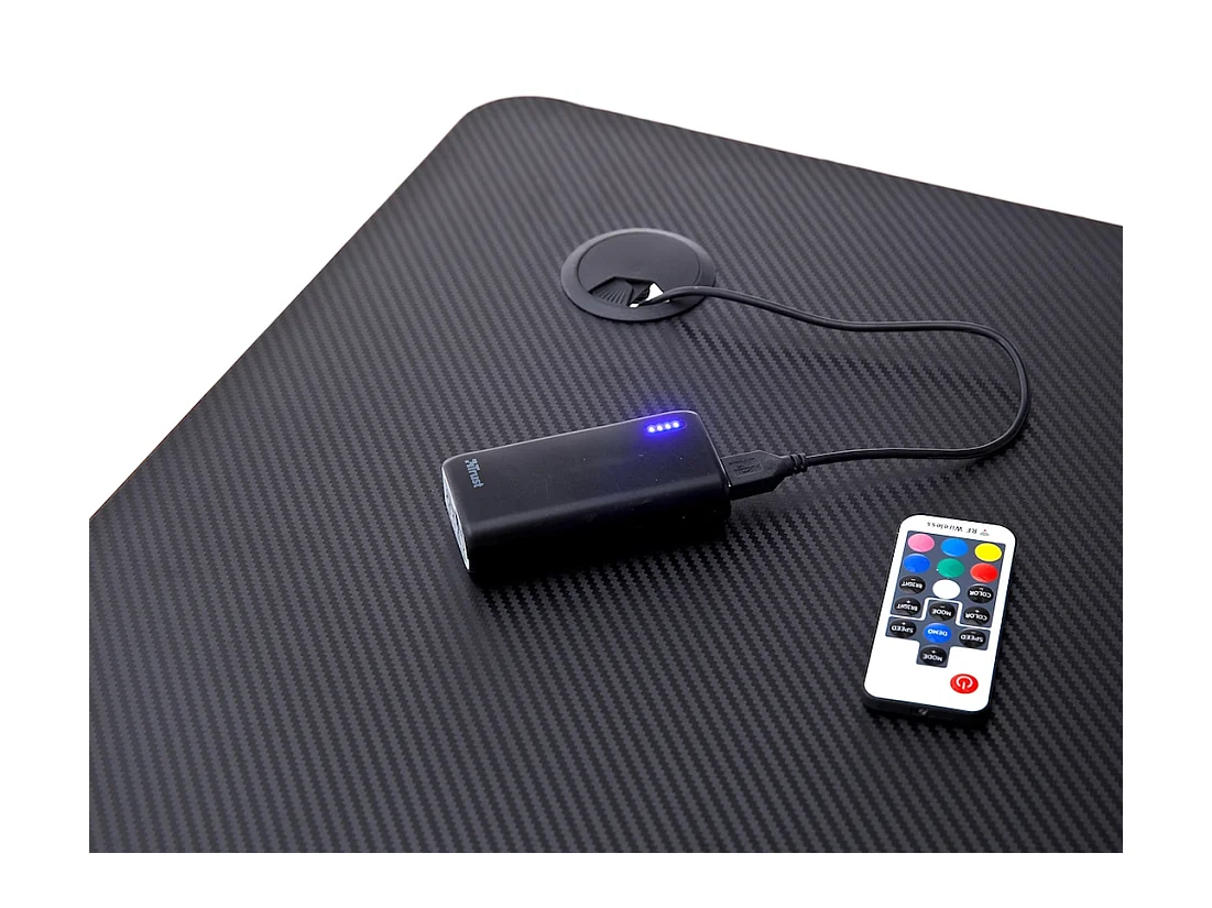 Bureau d'ordinateur / table de jeu aspect carbone en métal + LED - Longueur 120 x Hauteur 73 x Profondeur 60 cm