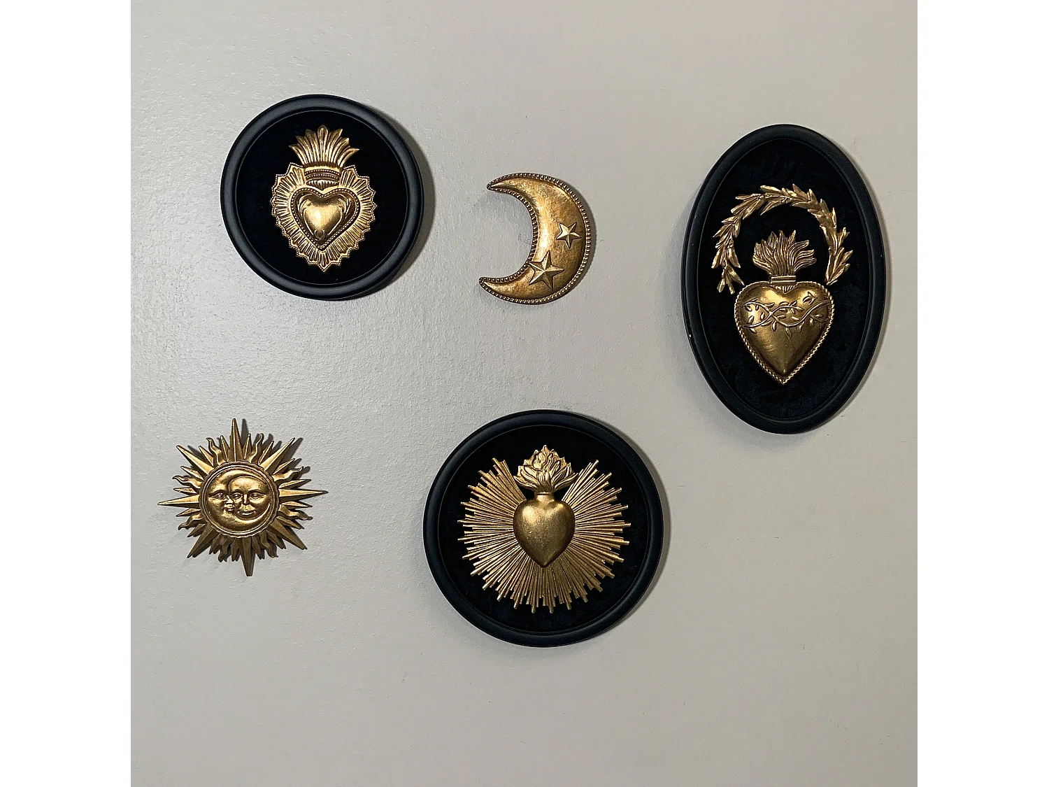 Déco murale velours ex-voto noir et doré 19x29cm