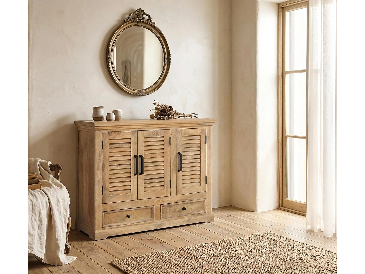 Credenza con 3 ante e 2 cassetti in legno di mango.